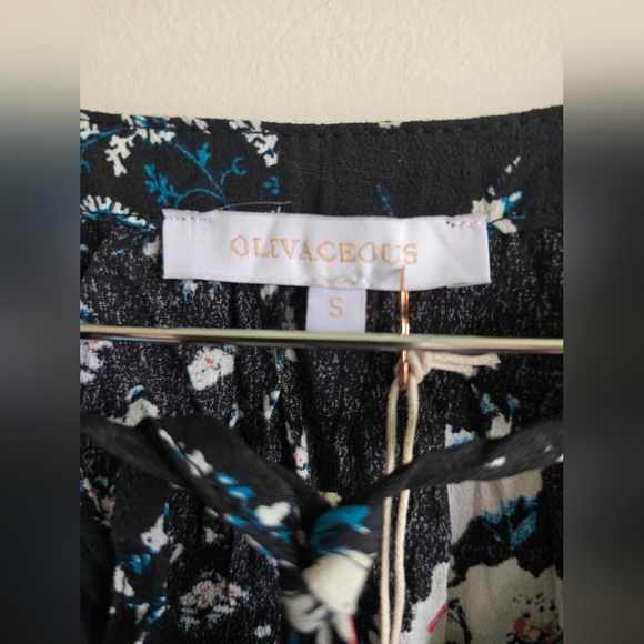 NWT! Olivacious, Black Floral Blouse, Size Small - Picture 3 of 3